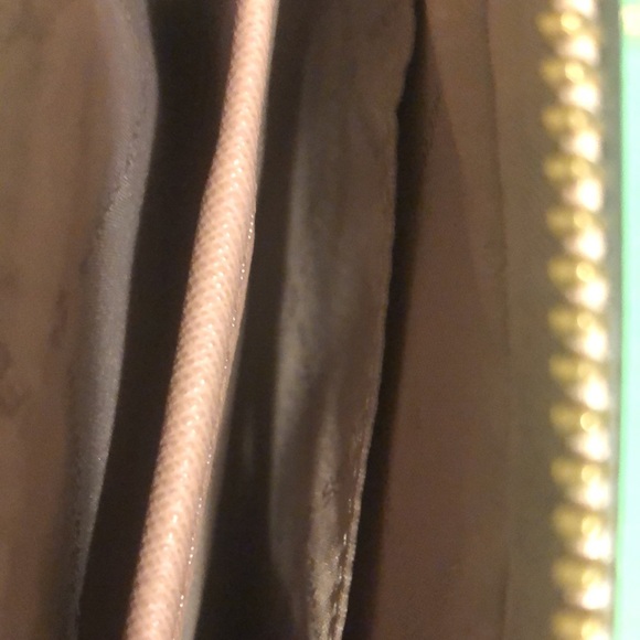 Michael Kors crossbody purse. Brand new no tags. - Picture 2 of 3